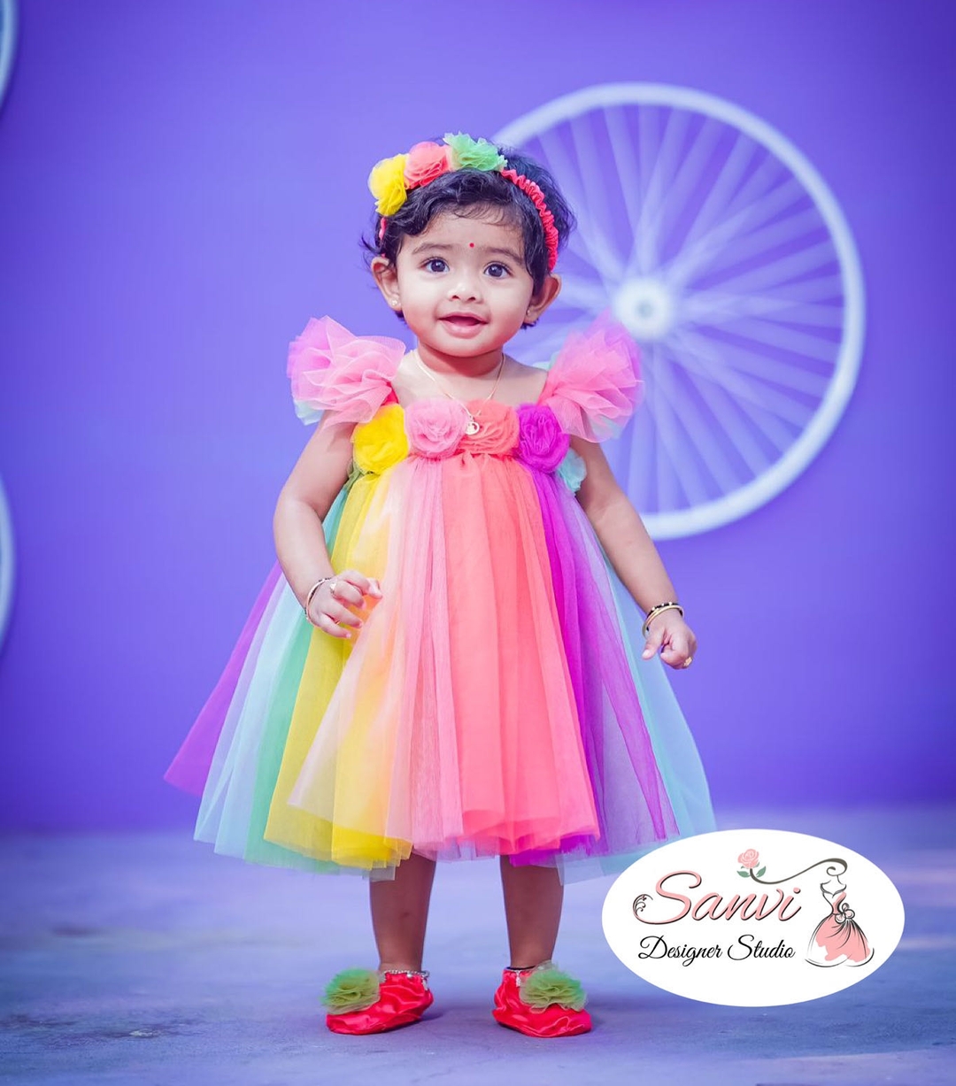 Kids netted frock with accessories