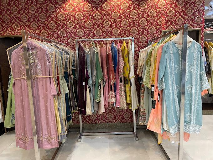 Myra De Boutique